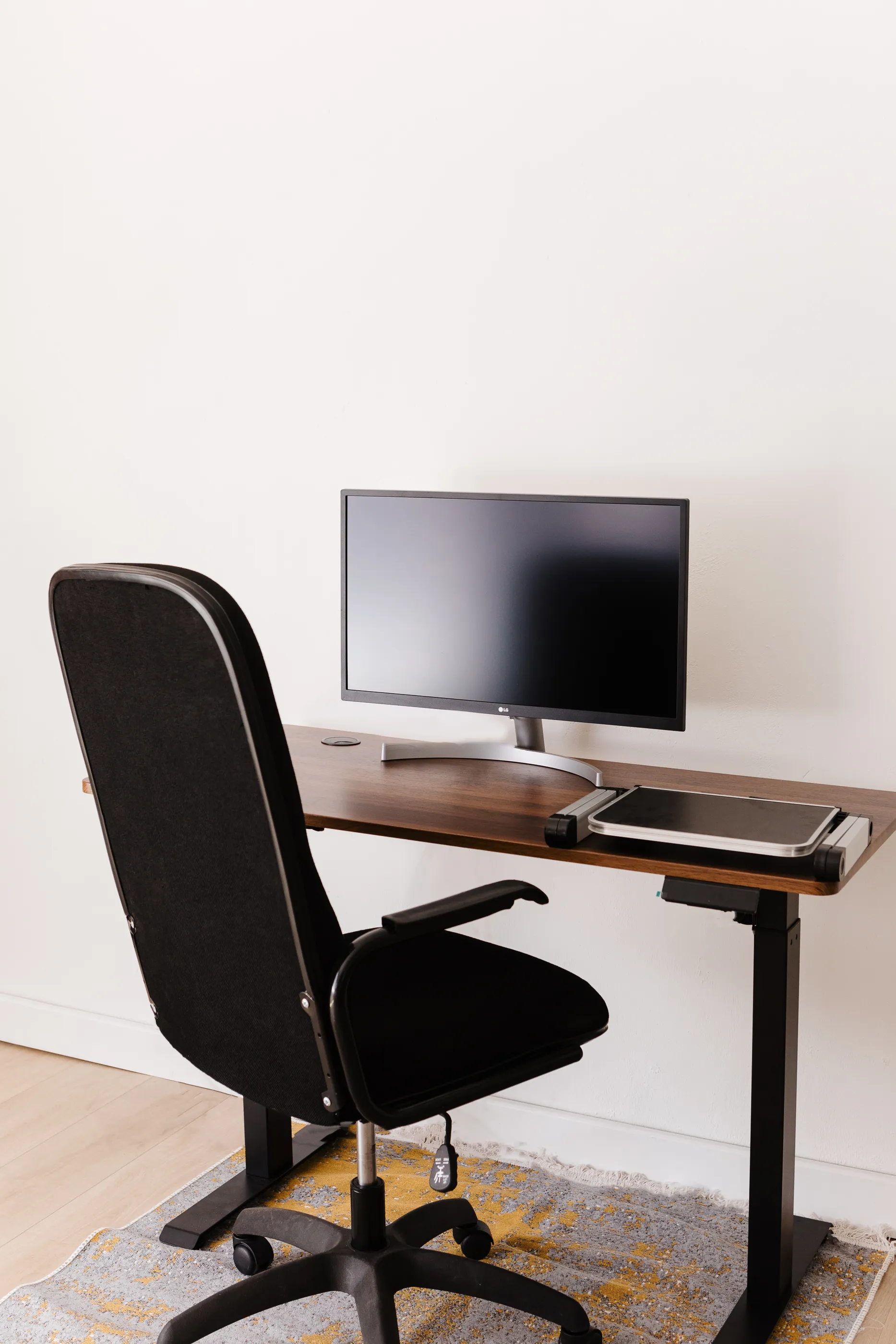 A close-up of the productive workspace at Kommetjie Flow